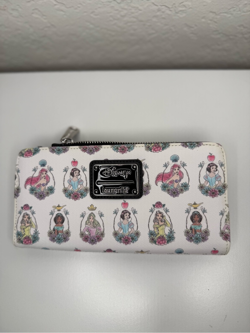 Loungefly White Disney Princess Zip Wallet - Multicolor Princess Print